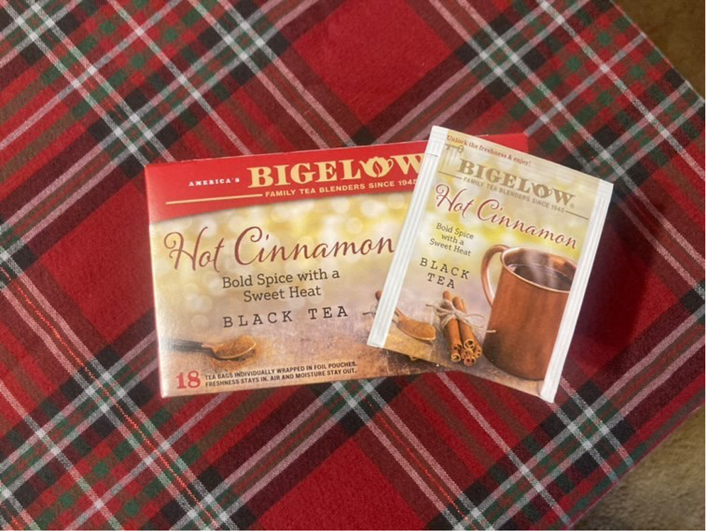 Bigelow Hot Cinnamon Black Tea, box of tea, tea bag