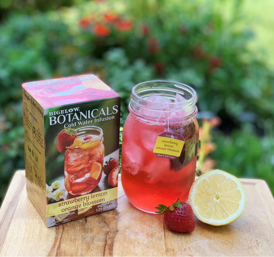 Hydrate With Bigelow BOTANICALS Strawberry Lemon Orange Blossom Cold Water Infusion Bigelow